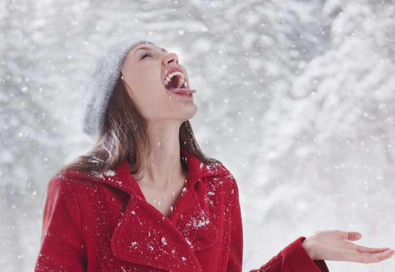 SNEG, JEZIK, SNEŽINKE, JESTI SNEG