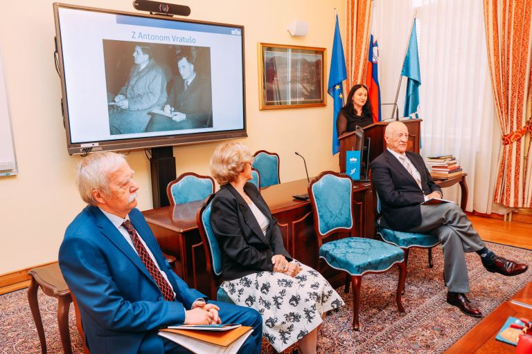 vanek-siftar, doprsni-kip, pravna-fakulteta-univerze-v-mariboru