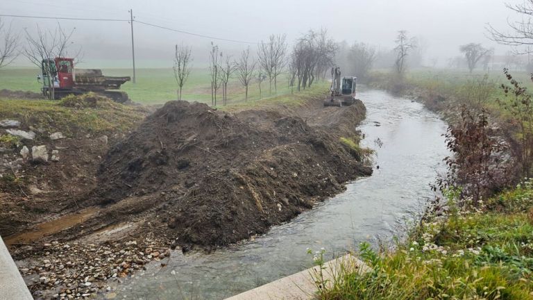 Urejanje vodotokov Vojnik.jpg