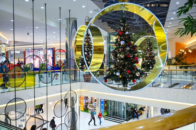 Praznična okrasitev v nakupovalni destinaciji Citypark v Ljubljani (Foto Robert Krumpak).jpeg