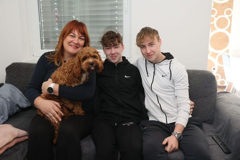 praznicna-petica, priloga, novi-tednik