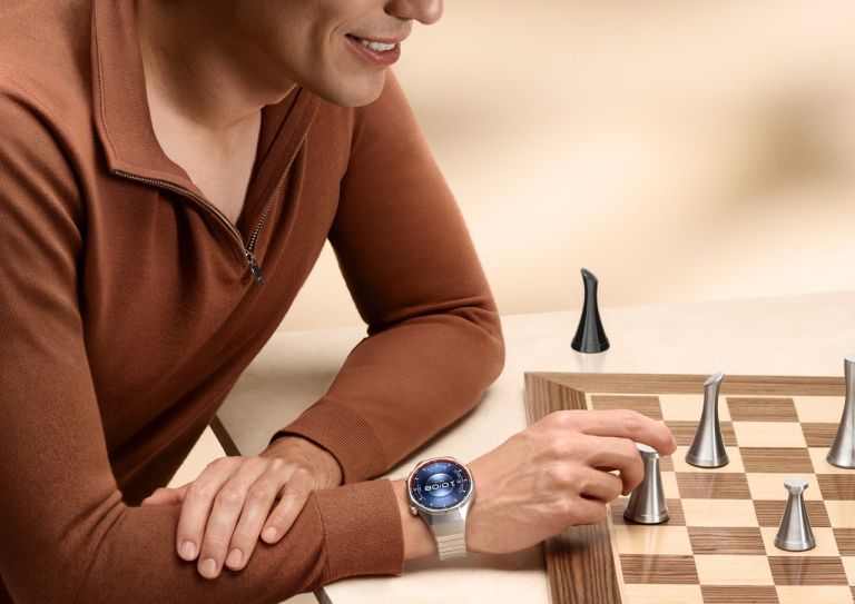 7_Watch GT 6 Pro Lifestyle_PR Large.jpeg