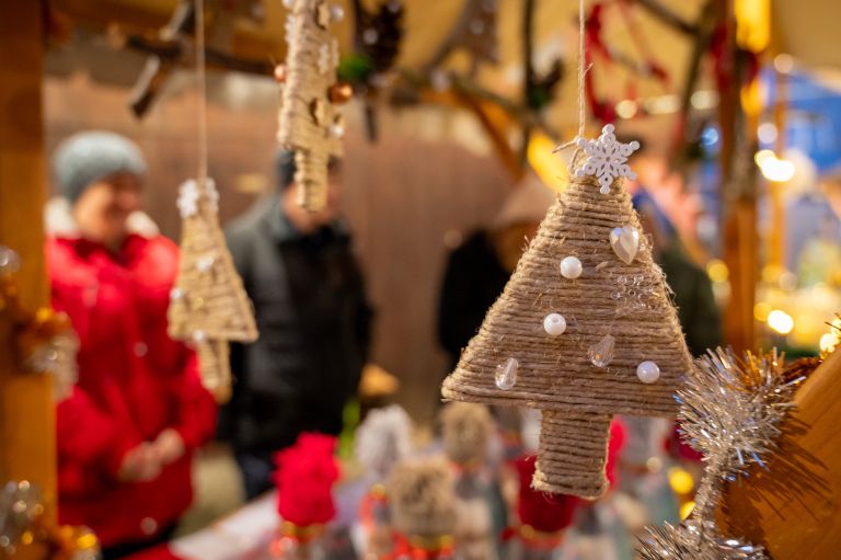 os-beltinci, bazar, dobrodelni-bozicni-bazar