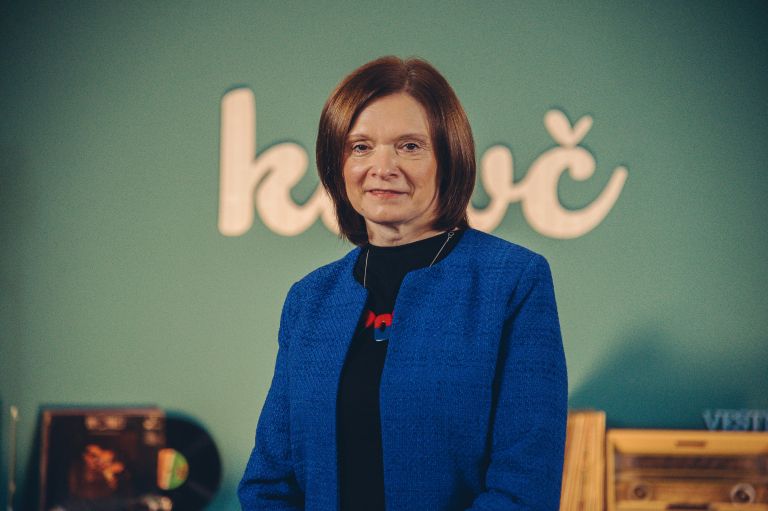 kavč, podkast, podcast, vera-markoja, županja-občine-črenšovci