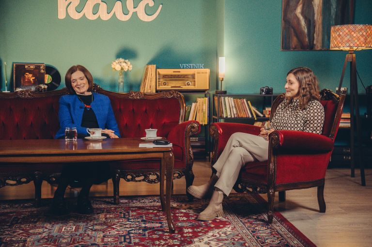 kavč, podkast, podcast, vera-markoja, županja-občine-črenšovci