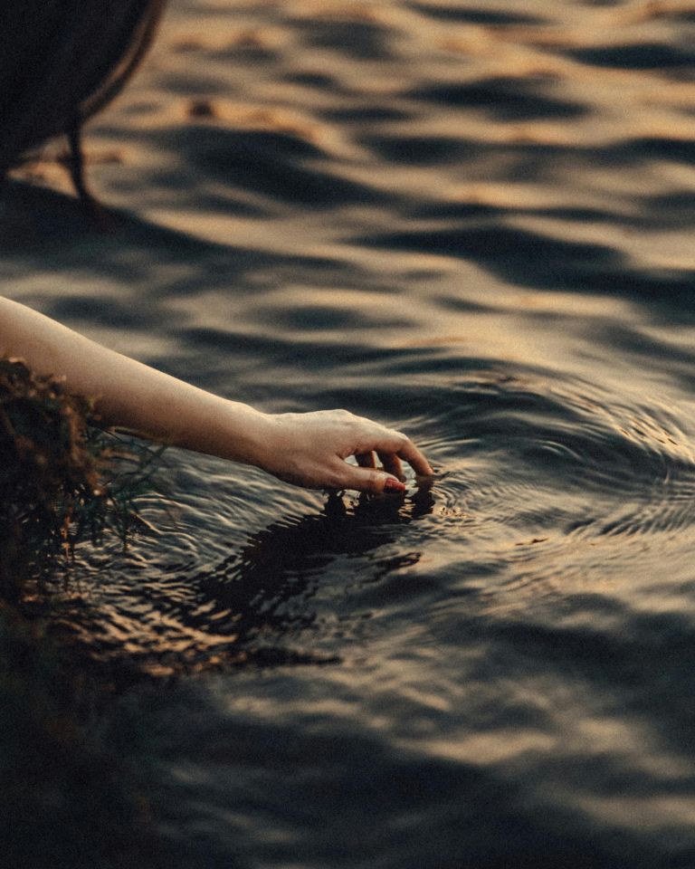 dotikanje vode