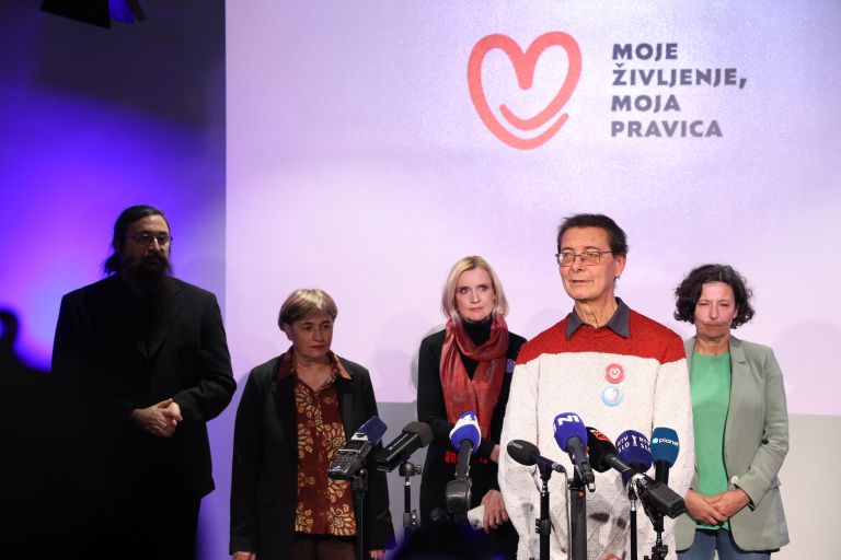 UV2 ZA Robert Balen.jpg