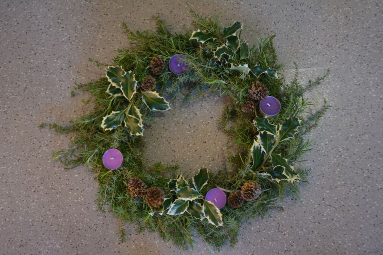 trubarjev-dom-upokojencev, adventni-vencek, ustvarjanje