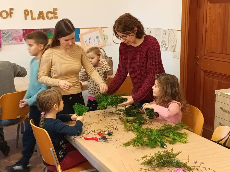 adventni-vencki, delavnica-izdelovanja-adventnih-venckov