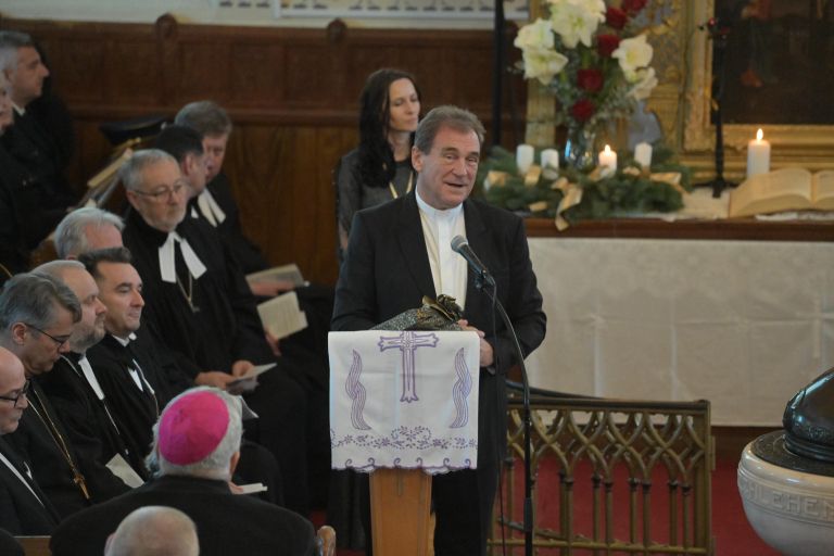 umestitev-škofa-aleksandra-erniše, aleksander-erniša, puconci-2025, evangeličanski-škof