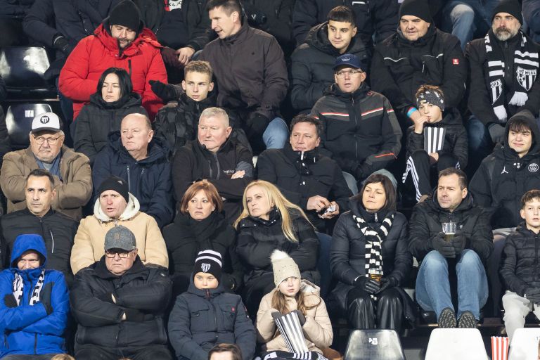 mura, maribor, 1snl, gledalci