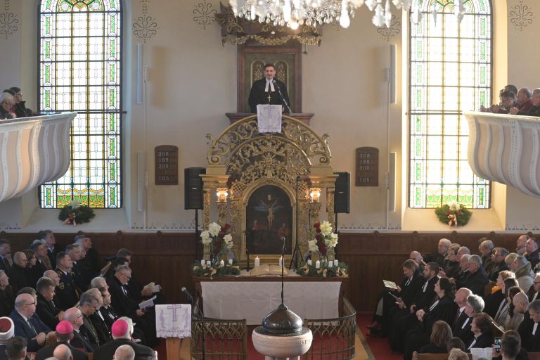 umestitev-škofa-aleksandra-erniše, aleksander-erniša, puconci-2025, evangeličanski-škof