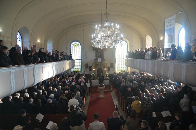 umestitev-škofa-aleksandra-erniše, aleksander-erniša, puconci-2025, evangeličanski-škof