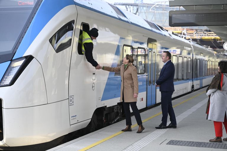 ljubljanska-zelezniska-postaja, prvi-vlak, bratusek, mes