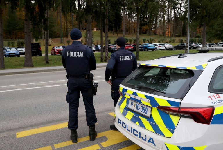 policija pogreb ales sutar.jpg