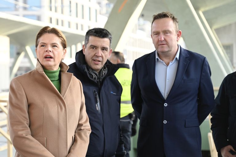 ljubljanska-zelezniska-postaja, prvi-vlak, bratusek, mes