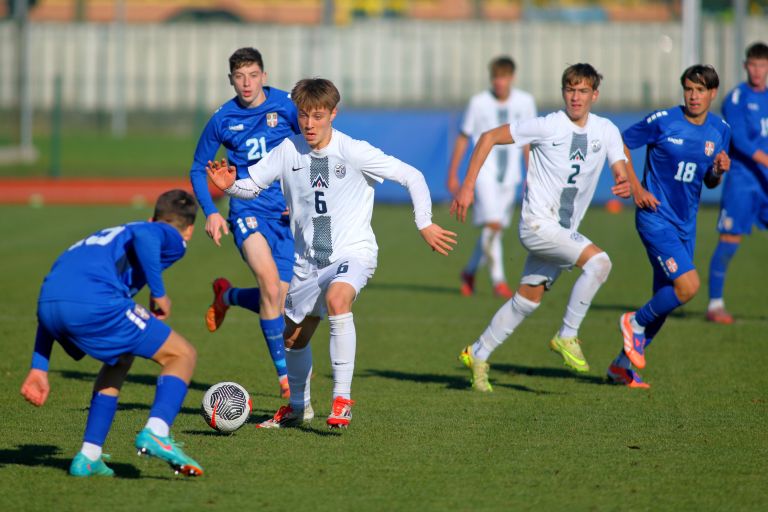 cg_nogomet_slovenija_srbija_u16_1.jpg