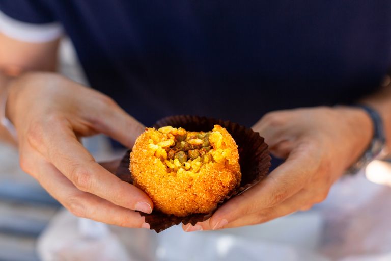 arancin, arancini, sicilija, italija