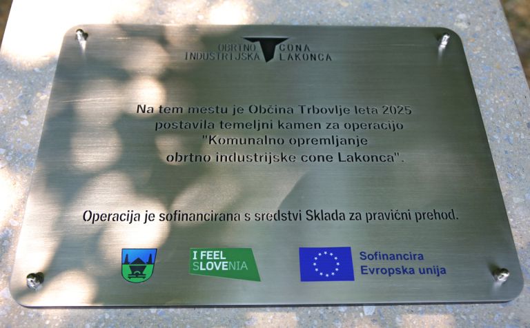 OIC Lakonca temeljni kamen.jpg