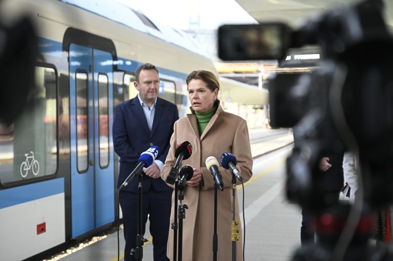 ljubljanska-zelezniska-postaja, prvi-vlak, bratusek, mes