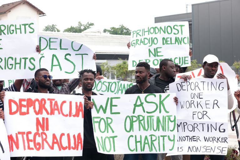 migranti, deportacija, migrantsko-glasilo, tukaj-smo