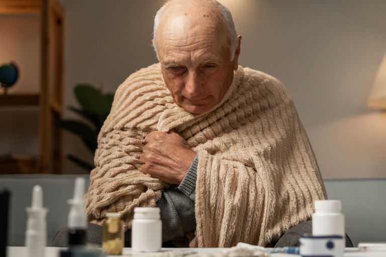 bolezen, prehlad, gripa, starejši