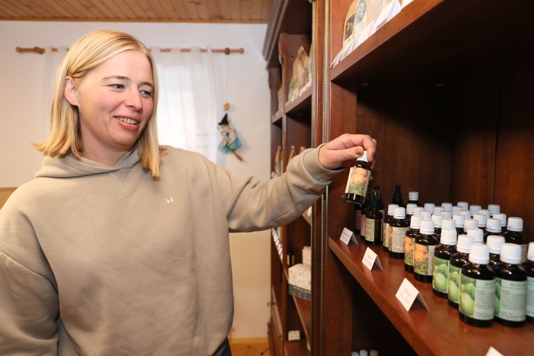 jasna-kalan, zeliscna-kmetija-kalan, zelisca, caj, cajne-mesanice