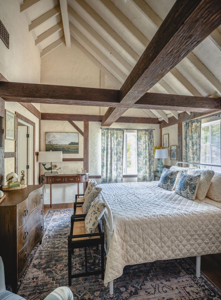 replika, kate-winslet, holiday