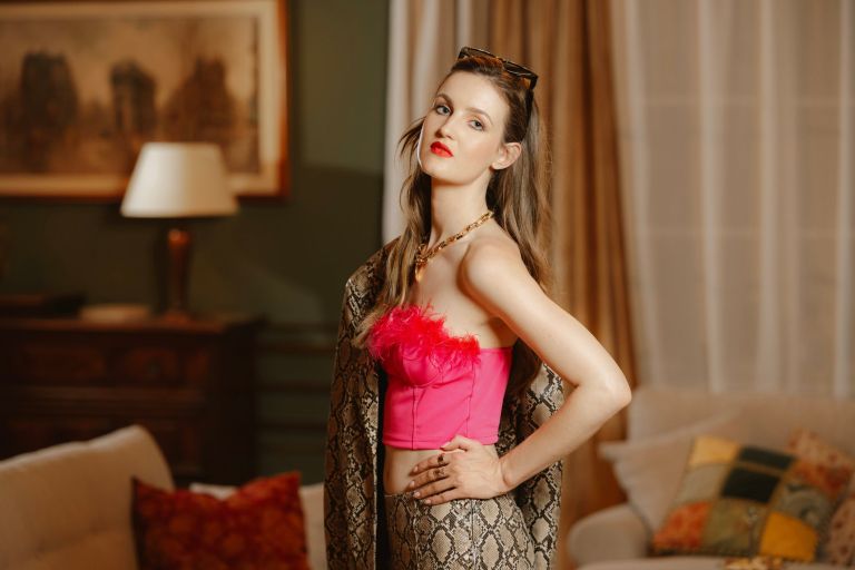 Lucija Harum, Diana, Nemirna kri.jpg