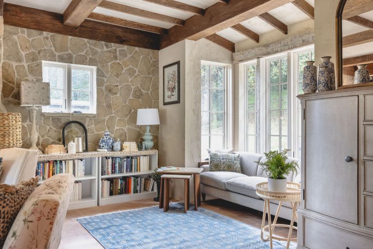 replika, kate-winslet, holiday