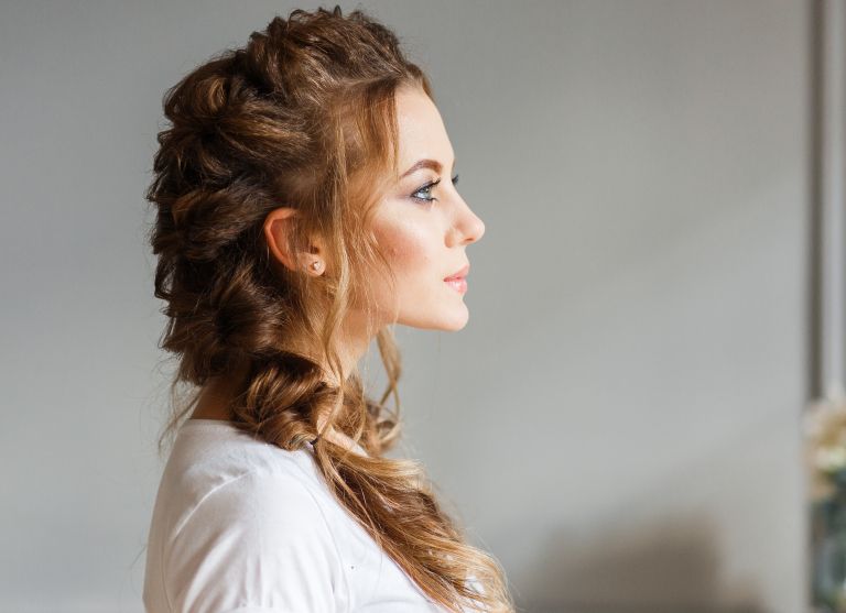 frizura, kita na stran