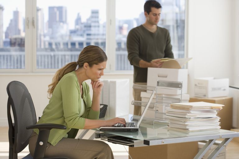 pisarna, delo, računalnik, sedeče