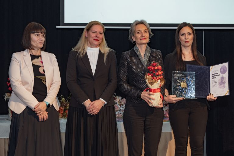 Jabolko kakovosti_Univerza v Novem mestu.jpg