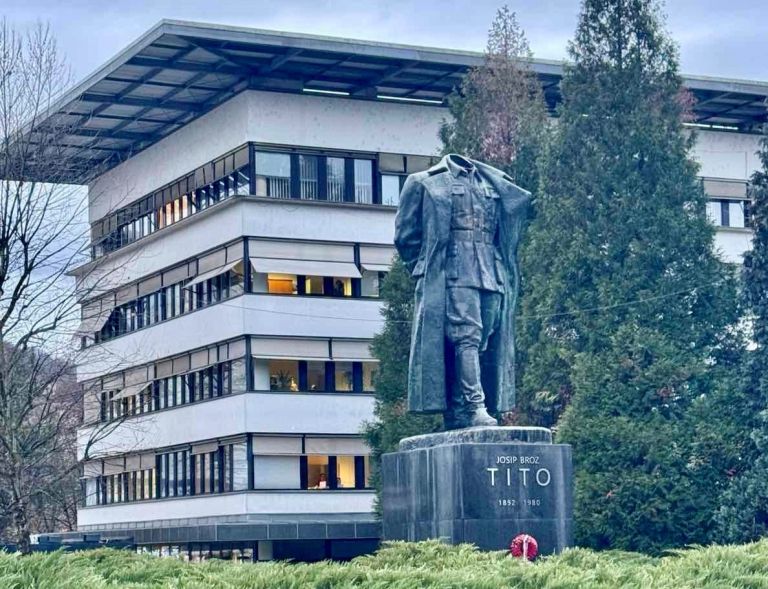 kip tito obglavljen.jpg