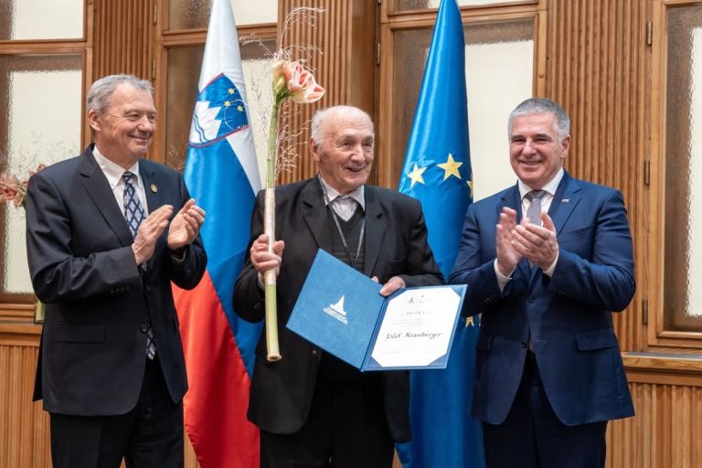 drzavni-svet, plakete