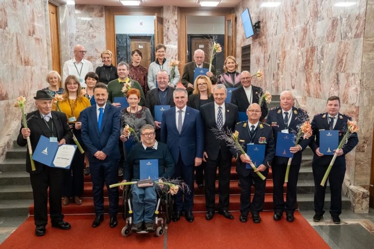 drzavni-svet, plakete