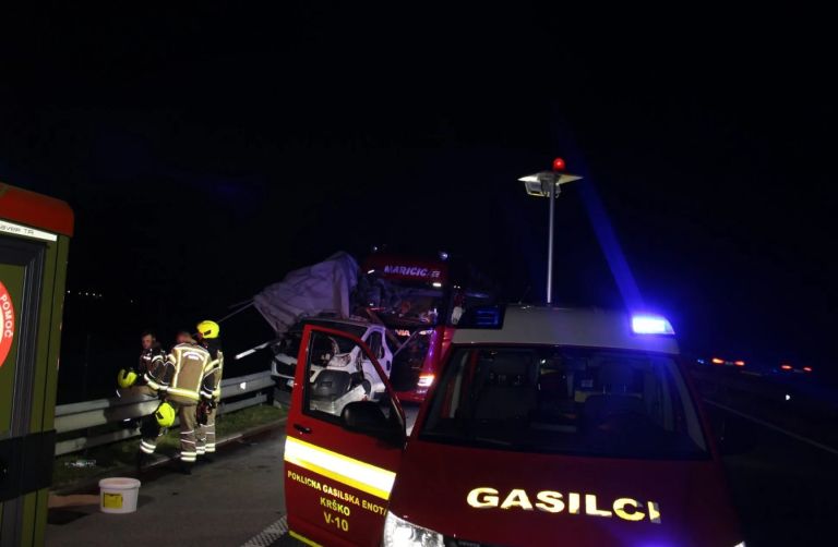 prometna-nesreca, pozar, nalet, gasilci