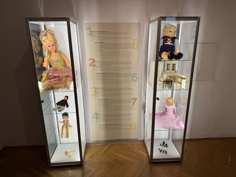 razstava, posavski-muzej-brezice, igre-moje-mladosti