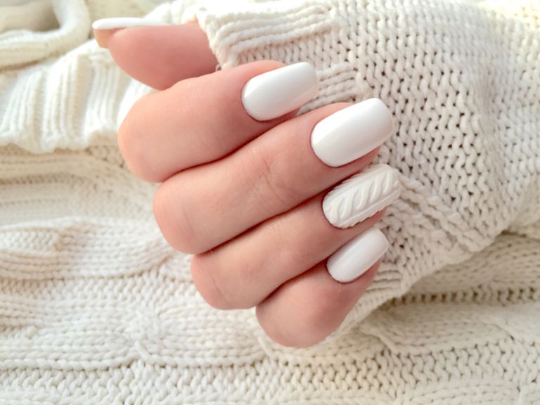 Snežno beli nohti