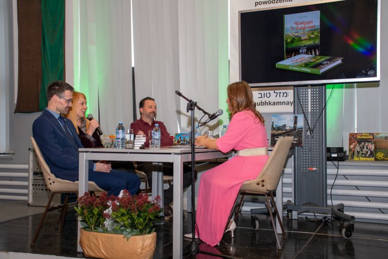 knjiga žabja vas 2.jpg