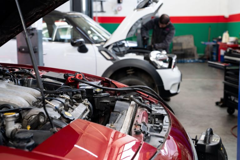 servis, nadomestni deli, avtomobil, popravilo