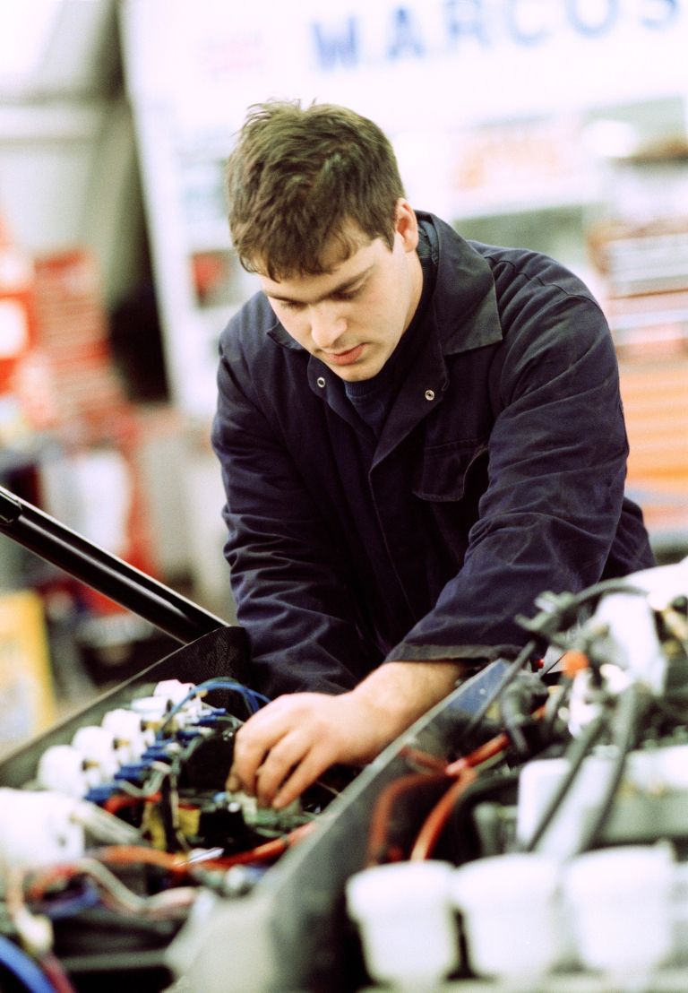 servis, nadomestni deli, avtomobil, popravilo, skladišče