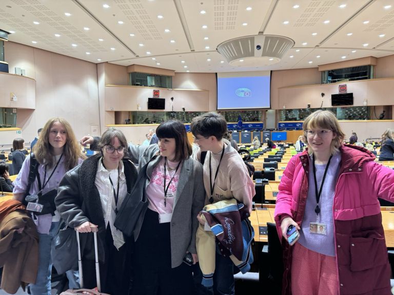 Inštitut 8 marec, bruselj