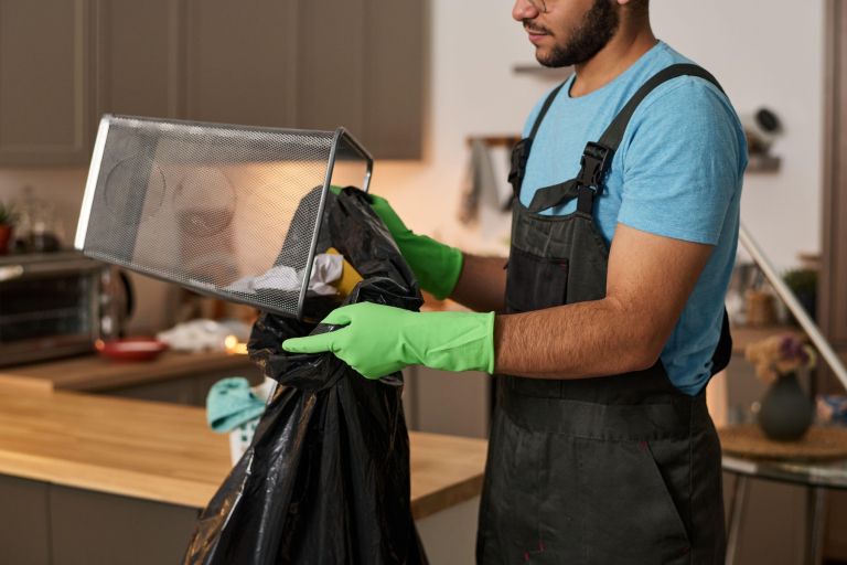 neprijeten-vonj, kos-za-smeti