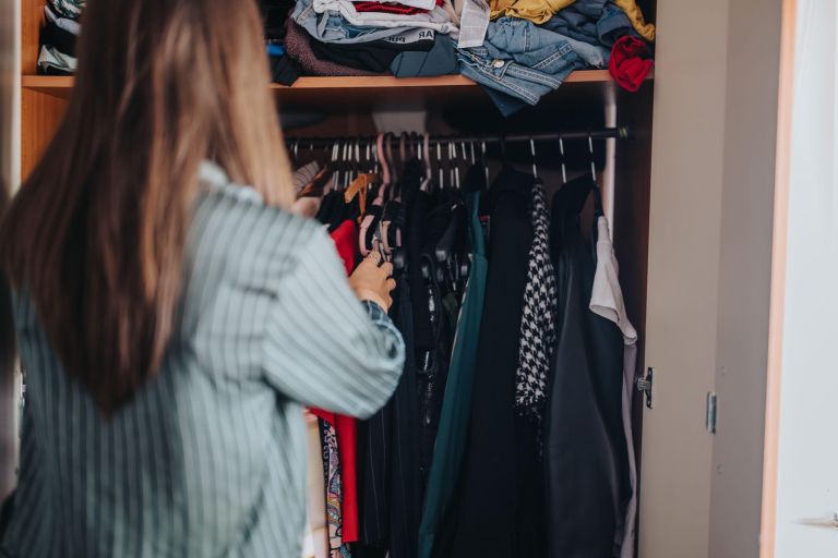 zlaganje-oblacil, organizacija-omare