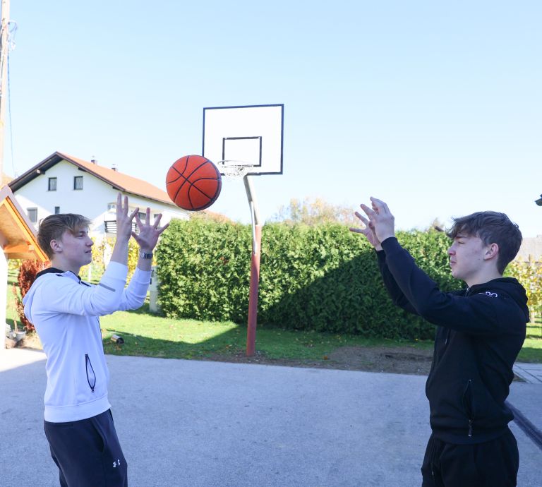 zupan-jakob, anita-krumpak-zupan, rogaska-slatina, operacija, zdravljenje, kolk