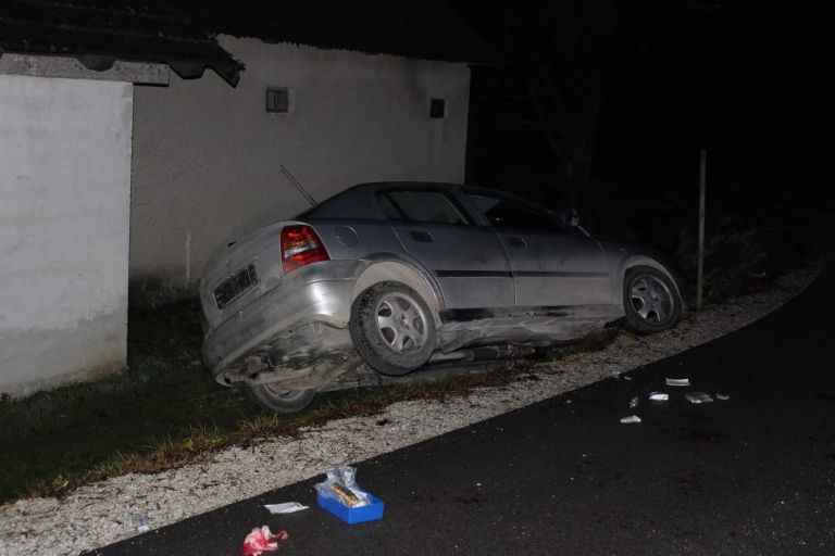 prometna-nesreca, obcestni-jarek