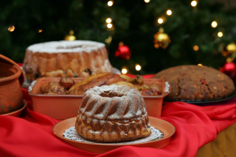 bozic pogostitev miza potica.JPG