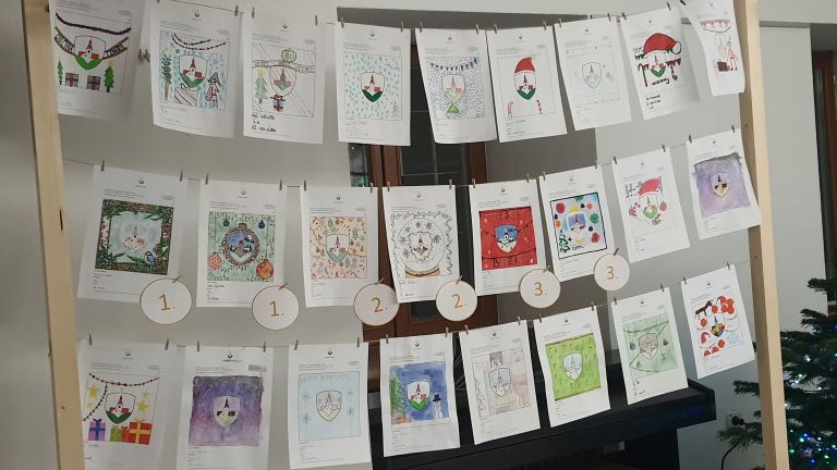 HB_razstava voščilnic.jpg