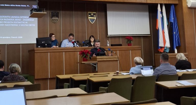 Mestni svet, moms  seja